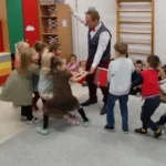 Pokaz naukowy dla dzieci - przeciąganie