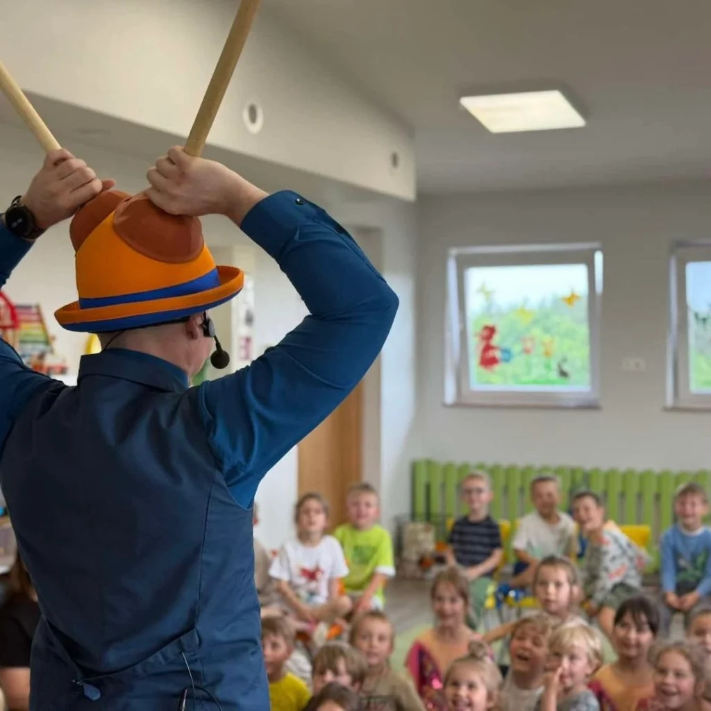 Otto rozśmiesza przedszkolaki