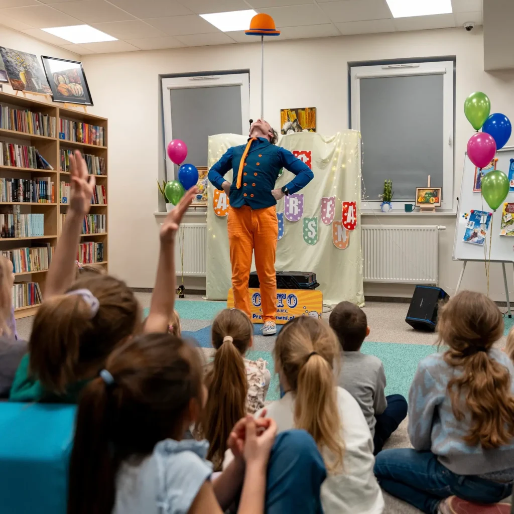 Pokaz Otto Cyrkowca w bibliotece